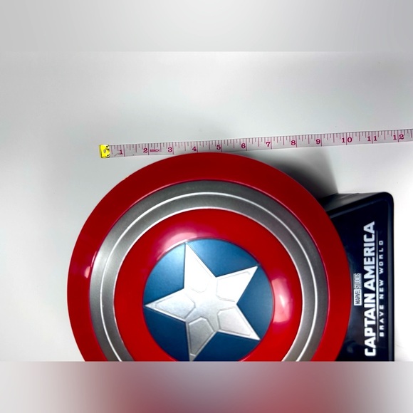 COPY - Marvel x Captain America Brave New World - Shield w/ Falcon Wings Popcor… - Picture 8 of 10